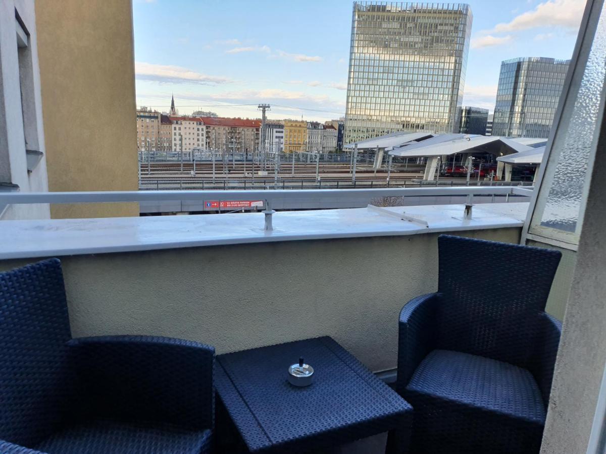 Smarte Dachgeschosswohnung Mit 2 Terrassen Direkt Am Hauptbahnhof Wien Eksteriør billede