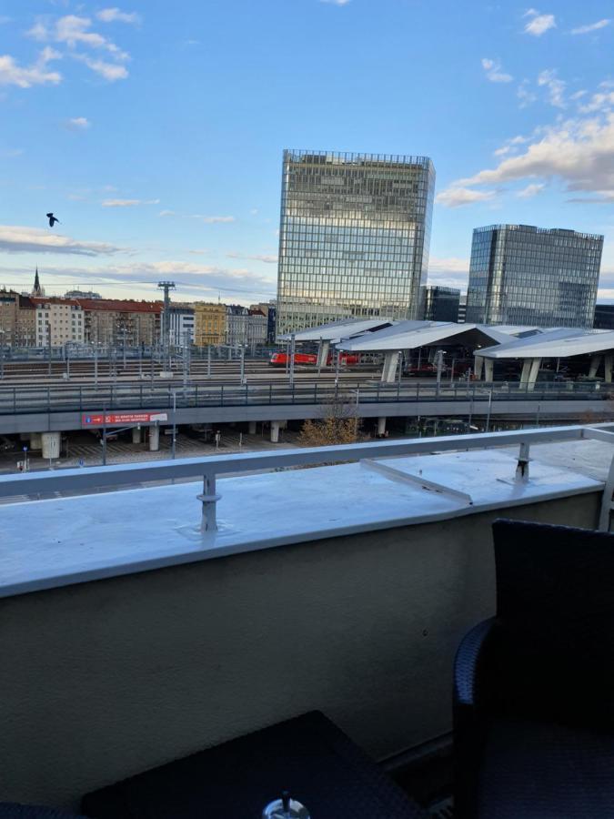Smarte Dachgeschosswohnung Mit 2 Terrassen Direkt Am Hauptbahnhof Wien Eksteriør billede